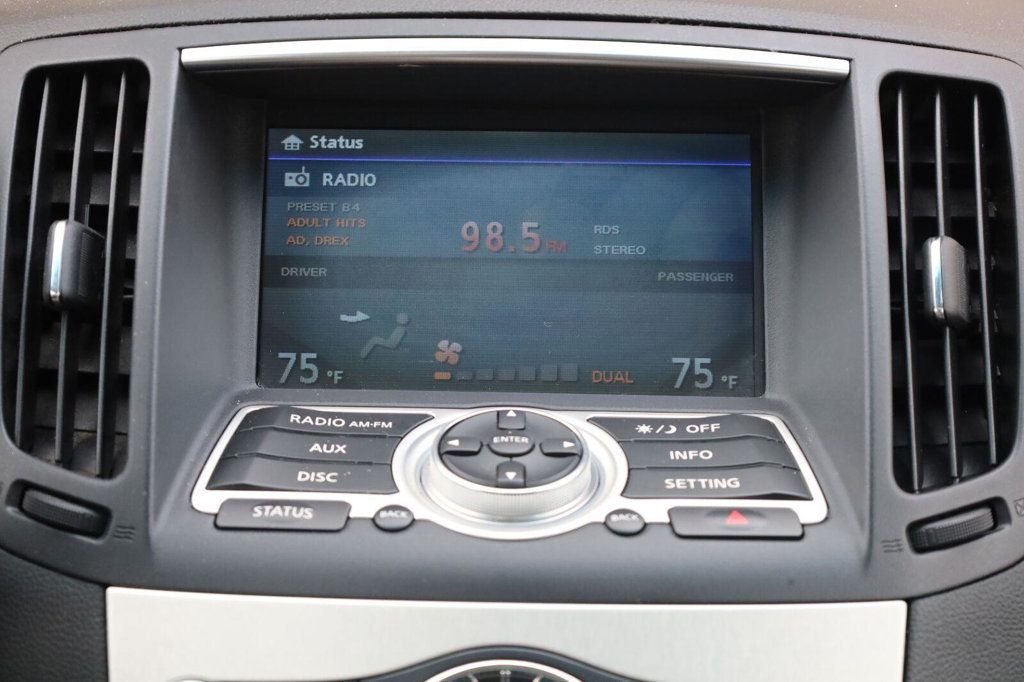Infiniti G37 photo 32