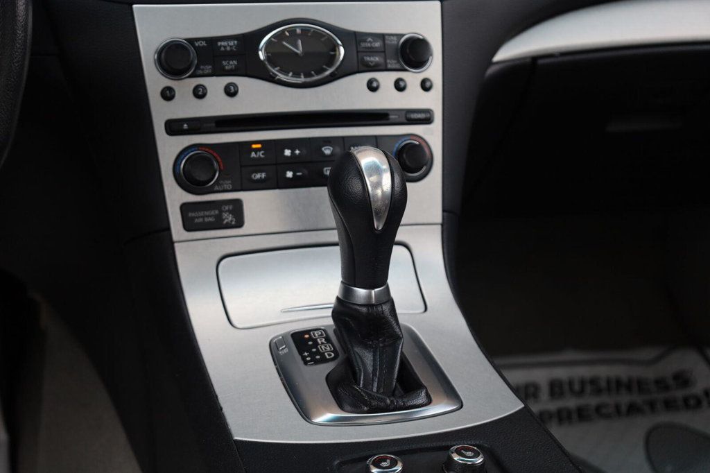 Infiniti G37 photo 34