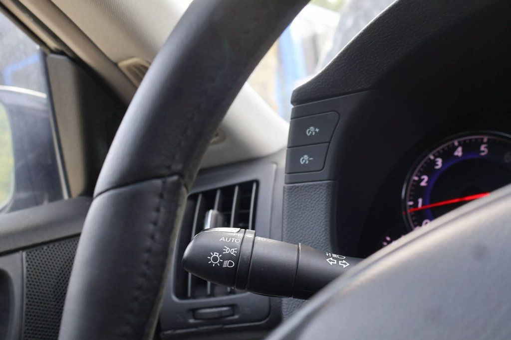 2009 Infiniti G37 Sport photo 17