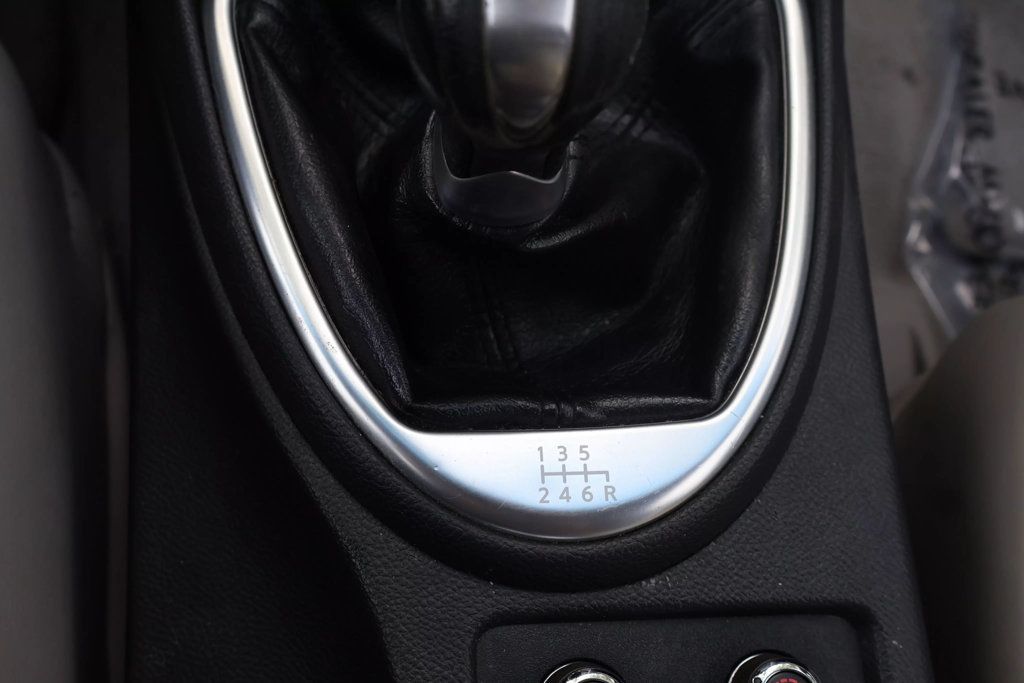2009 Infiniti G37 Sport photo 24