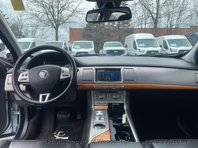 2009 Jaguar XF 4dr Sedan Luxury - 23059179 - 12