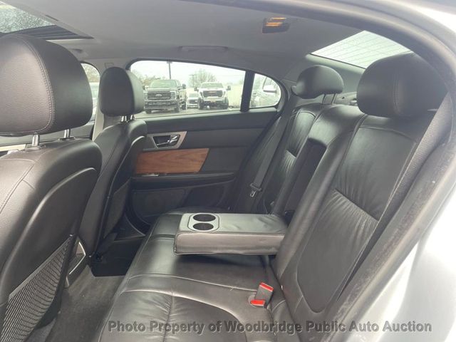 2009 Jaguar XF 4dr Sedan Luxury - 23059179 - 13