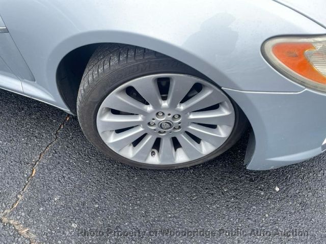 2009 Jaguar XF 4dr Sedan Luxury - 23059179 - 15