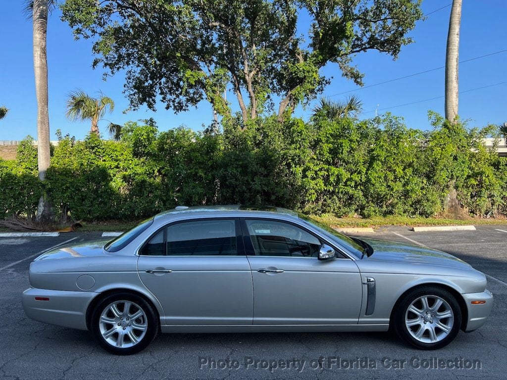 2009 Jaguar XJ Vanden Plas Sedan - 22402294 - 13