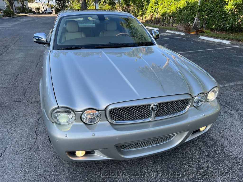 2009 Jaguar XJ Vanden Plas Sedan - 22402294 - 14