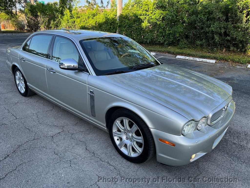 2009 Jaguar XJ Vanden Plas Sedan - 22402294 - 1