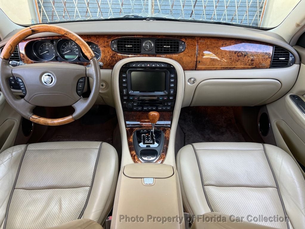 2009 Jaguar XJ Vanden Plas Sedan - 22402294 - 34