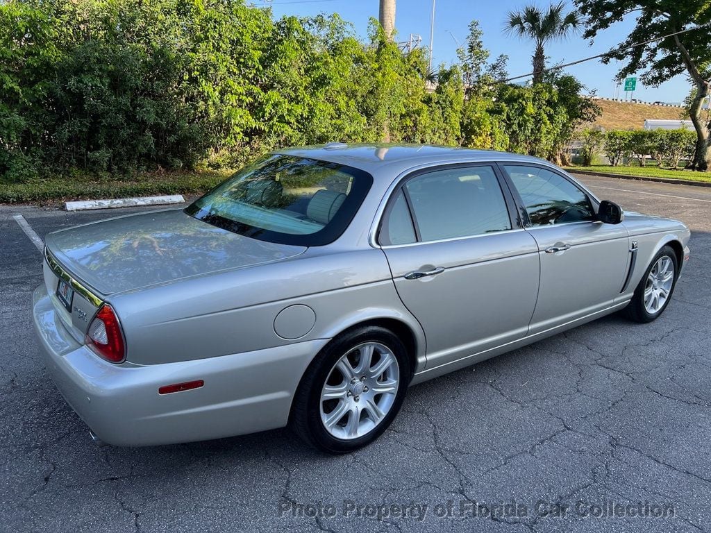 2009 Jaguar XJ Vanden Plas Sedan - 22402294 - 3