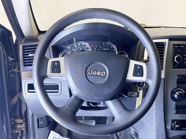 2009 Jeep Grand Cherokee Laredo - 22981608 - 24