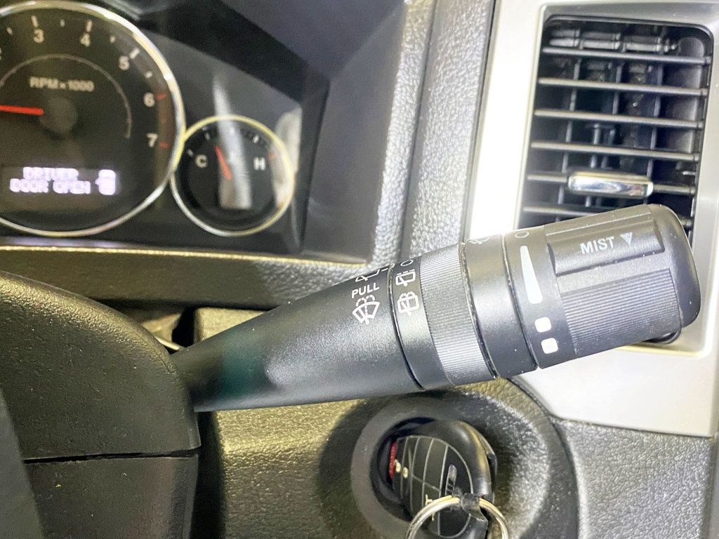 2009 Jeep Grand Cherokee Laredo - 22981608 - 28