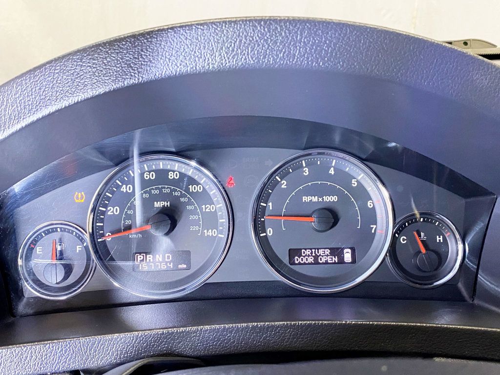 2009 Jeep Grand Cherokee Laredo - 22981608 - 29