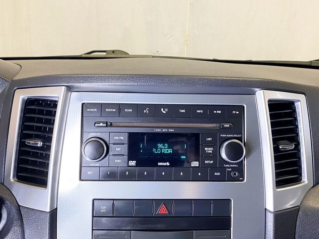 2009 Jeep Grand Cherokee Laredo - 22981608 - 31