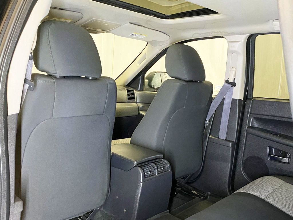 2009 Jeep Grand Cherokee Laredo - 22981608 - 48