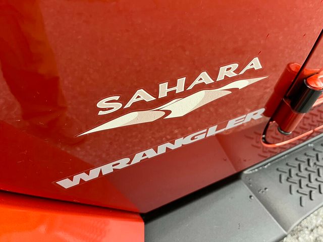 2009 Jeep Wrangler 2-Door Sahara 4x4 Auto Convertible Garage Kept RUST FREE JK - 23000101 - 9