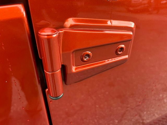 2009 Jeep Wrangler 2-Door Sahara 4x4 Auto Convertible Garage Kept RUST FREE JK - 23000101 - 10