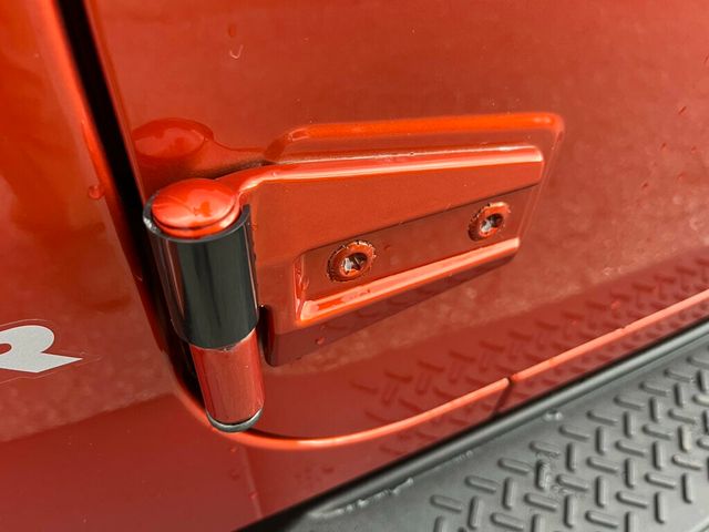 2009 Jeep Wrangler 2-Door Sahara 4x4 Auto Convertible Garage Kept RUST FREE JK - 23000101 - 11