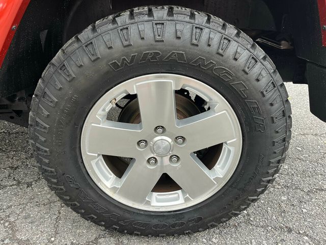 2009 Jeep Wrangler 2-Door Sahara 4x4 Auto Convertible Garage Kept RUST FREE JK - 23000101 - 15