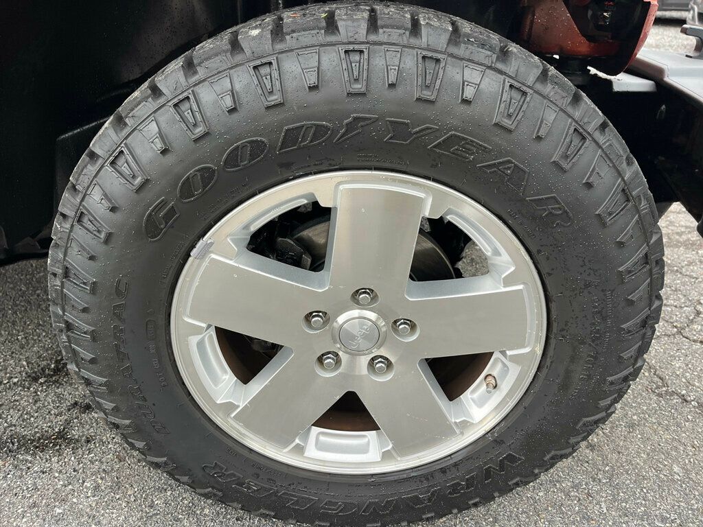 2009 Jeep Wrangler 2-Door Sahara 4x4 Auto Convertible Garage Kept RUST FREE JK - 23000101 - 17