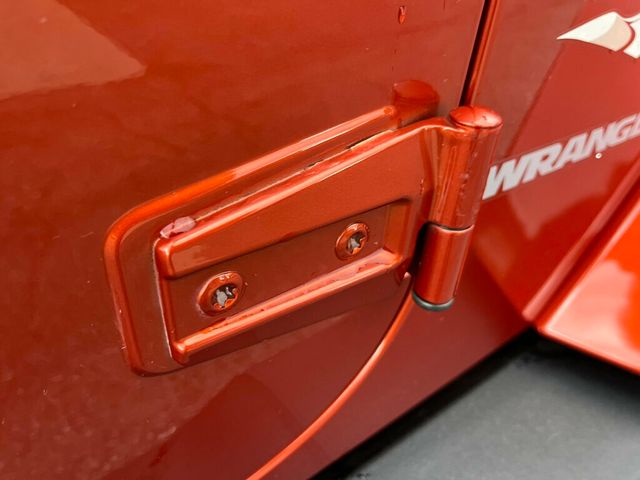 2009 Jeep Wrangler 2-Door Sahara 4x4 Auto Convertible Garage Kept RUST FREE JK - 23000101 - 22