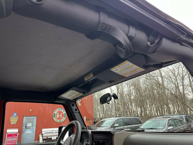 2009 Jeep Wrangler 2-Door Sahara 4x4 Auto Convertible Garage Kept RUST FREE JK - 23000101 - 27