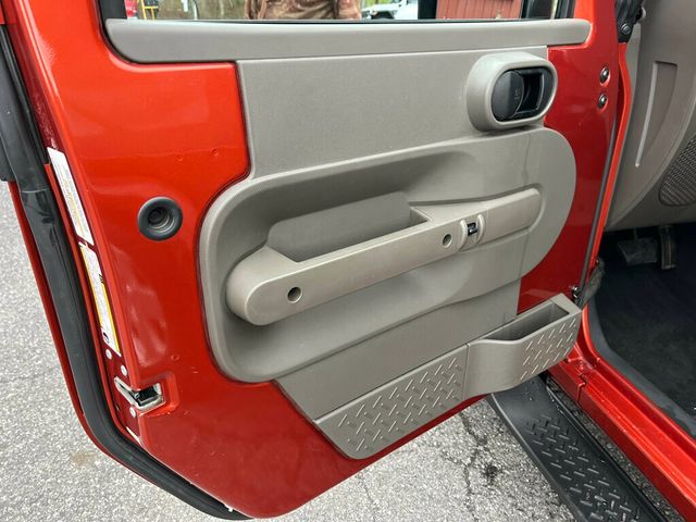 2009 Jeep Wrangler 2-Door Sahara 4x4 Auto Convertible Garage Kept RUST FREE JK - 23000101 - 31