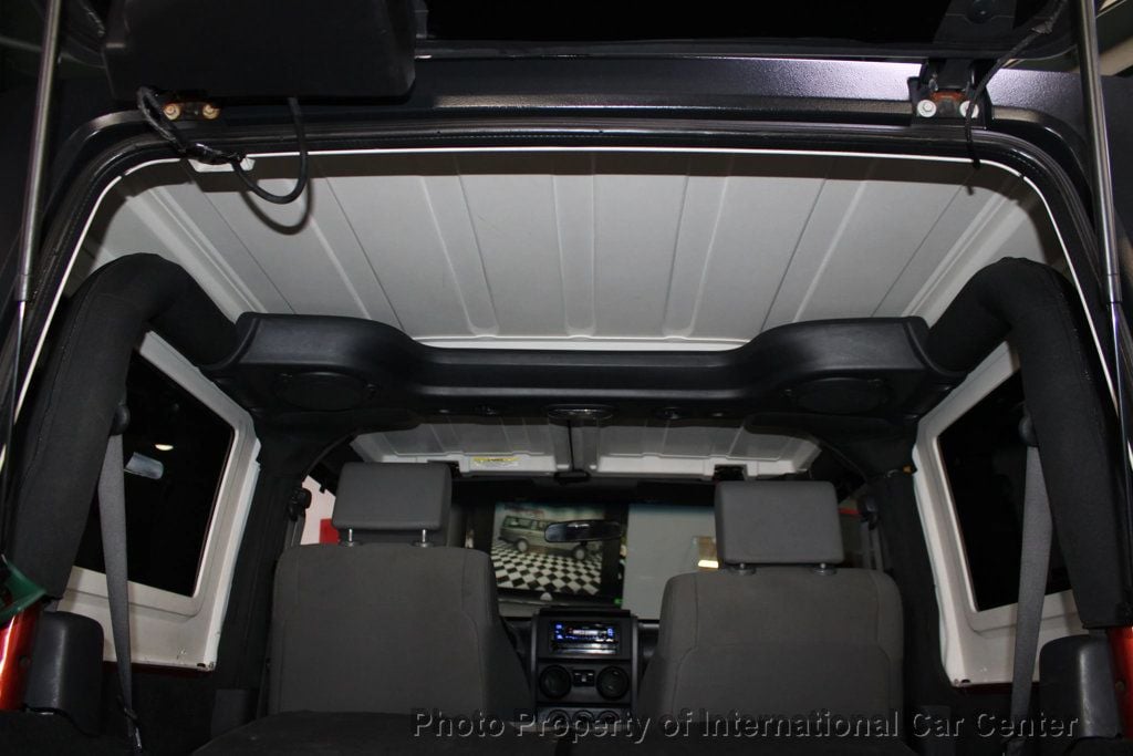 2009 Jeep Wrangler 4WD 2dr X - 22927838 - 31