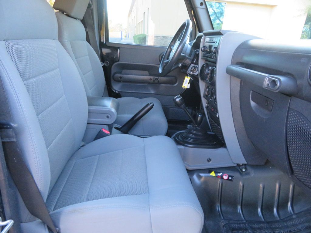 2009 Jeep Wrangler Unlimited 1OWNER LOW MILES 6SPEED MANUAL TRANNY HARDTOP 4X4 EXTRA CLEAN  - 22981284 - 30