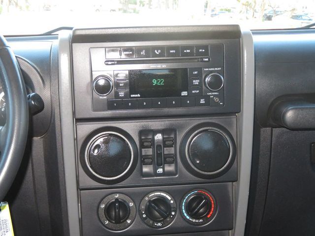 2009 Jeep Wrangler Unlimited 1OWNER LOW MILES 6SPEED MANUAL TRANNY HARDTOP 4X4 EXTRA CLEAN  - 22981284 - 35