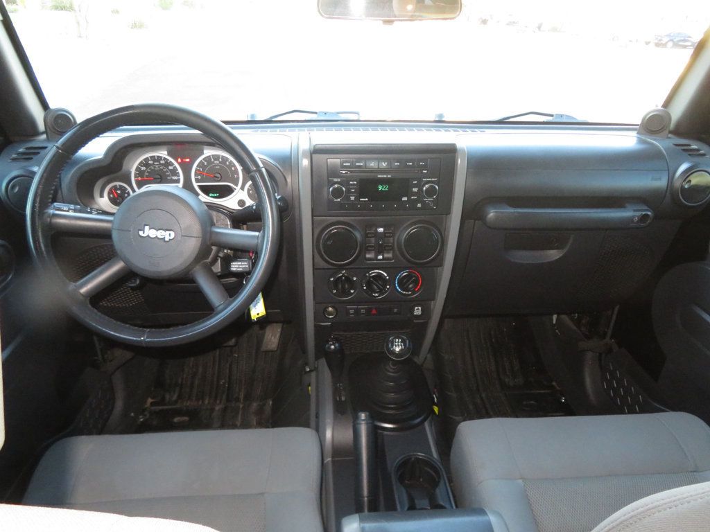 2009 Jeep Wrangler Unlimited 1OWNER LOW MILES 6SPEED MANUAL TRANNY HARDTOP 4X4 EXTRA CLEAN  - 22981284 - 36