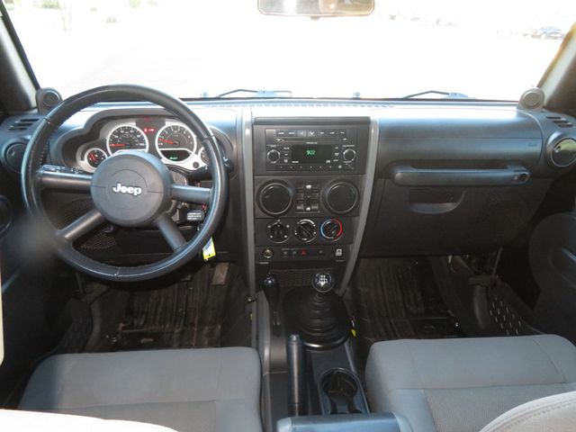 2009 Jeep Wrangler Unlimited 1OWNER LOW MILES 6SPEED MANUAL TRANNY HARDTOP 4X4 EXTRA CLEAN  - 22981284 - 36