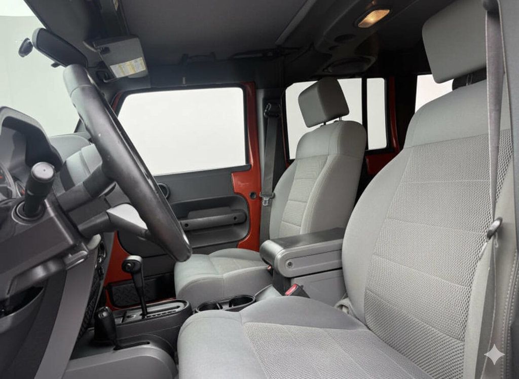 2009 Jeep Wrangler Unlimited Sahara 4x4 4dr SUV - 22936445 - 10