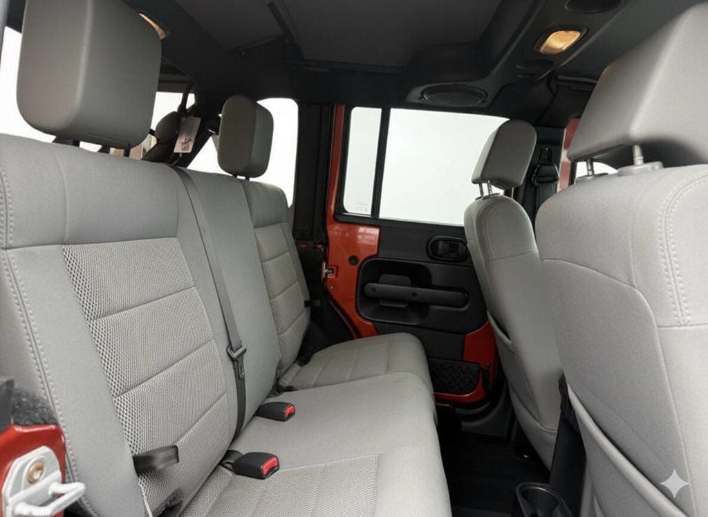 2009 Jeep Wrangler Unlimited Sahara 4x4 4dr SUV - 22936445 - 13