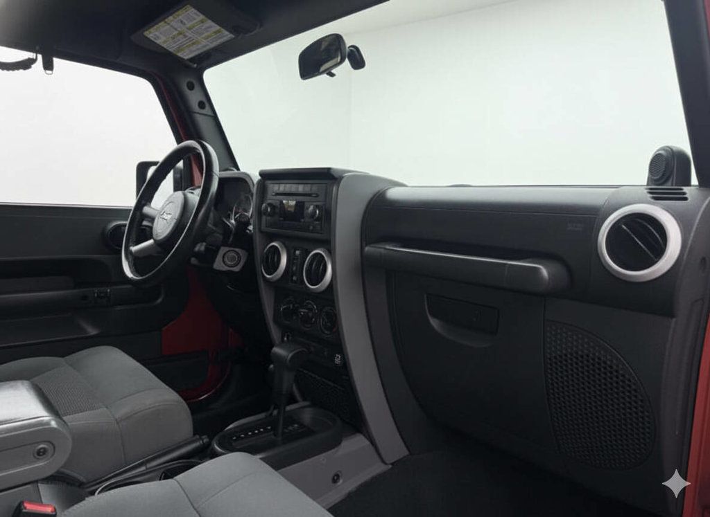 2009 Jeep Wrangler Unlimited Sahara 4x4 4dr SUV - 22936445 - 15