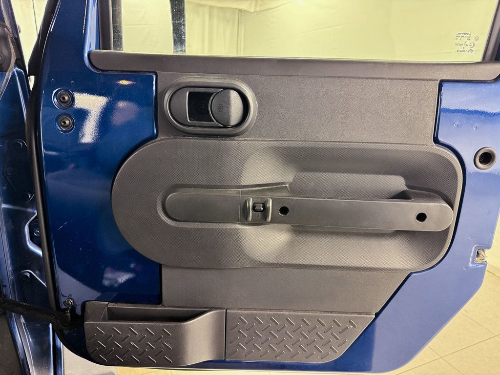 2009 Jeep Wrangler Unlimited SAHARA 4X4 WITH REMOVABLE TOP - 23027097 - 14