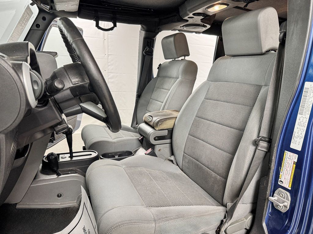 2009 Jeep Wrangler Unlimited SAHARA 4X4 WITH REMOVABLE TOP - 23027097 - 6