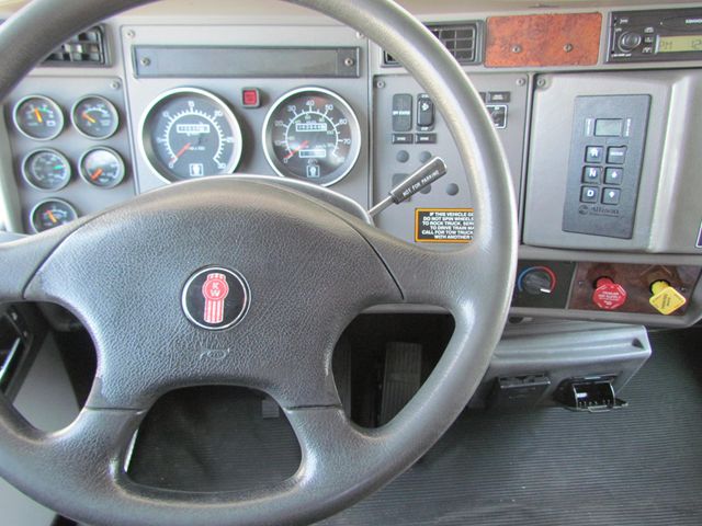 2009 Kenworth T370 Fuel - Lube Service Truck - 19960074 - 20