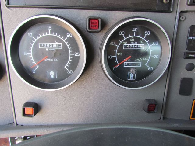 2009 Kenworth T370 Fuel - Lube Service Truck - 19960074 - 21