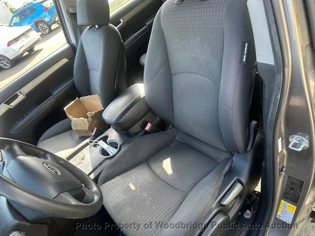 2009 Kia Borrego 4WD 4dr V6 LX - 23027747 - 4