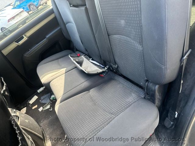 2009 Kia Borrego 4WD 4dr V6 LX - 23027747 - 8