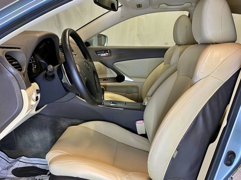 2009 Lexus IS 250 4dr Sport Sedan Automatic RWD - 23024416 - 17