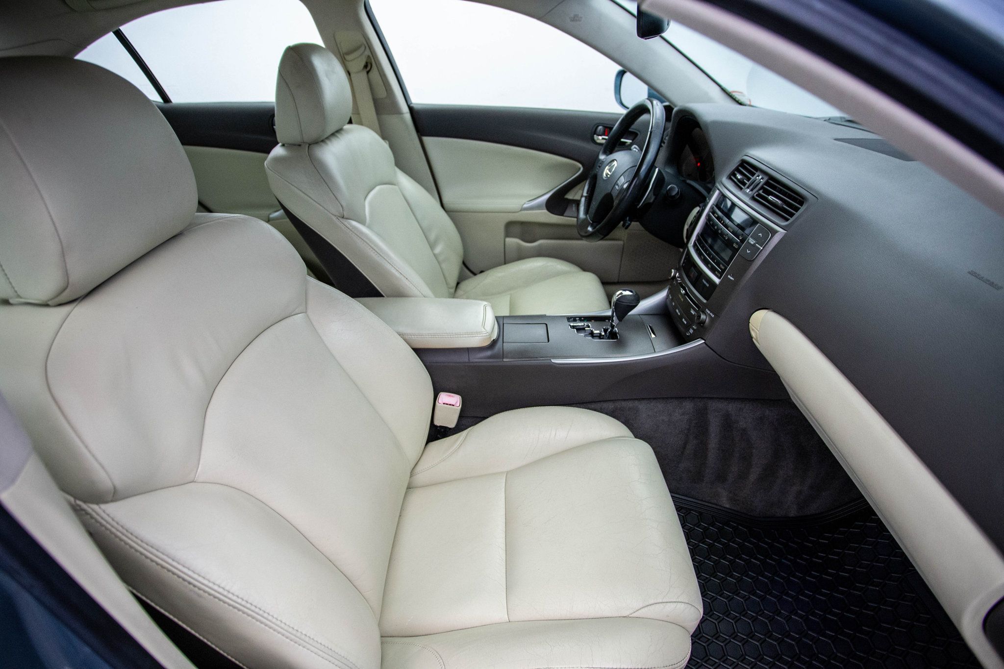 2009 Lexus IS 250 photo 21