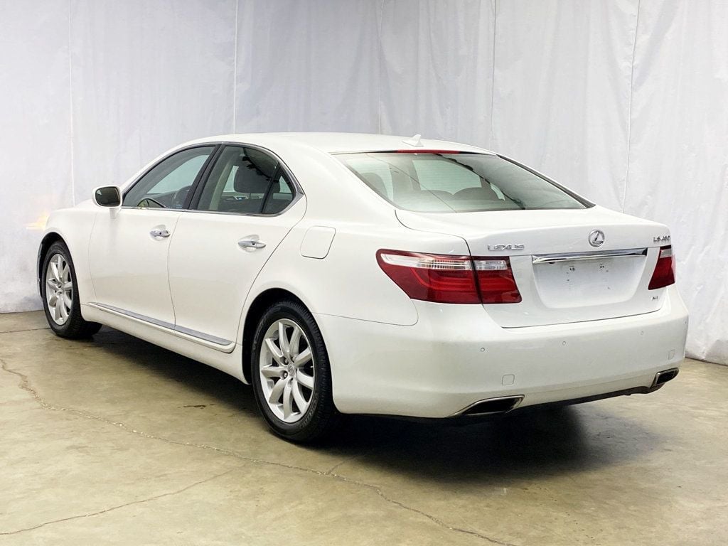2009 Lexus LS 460 photo 3