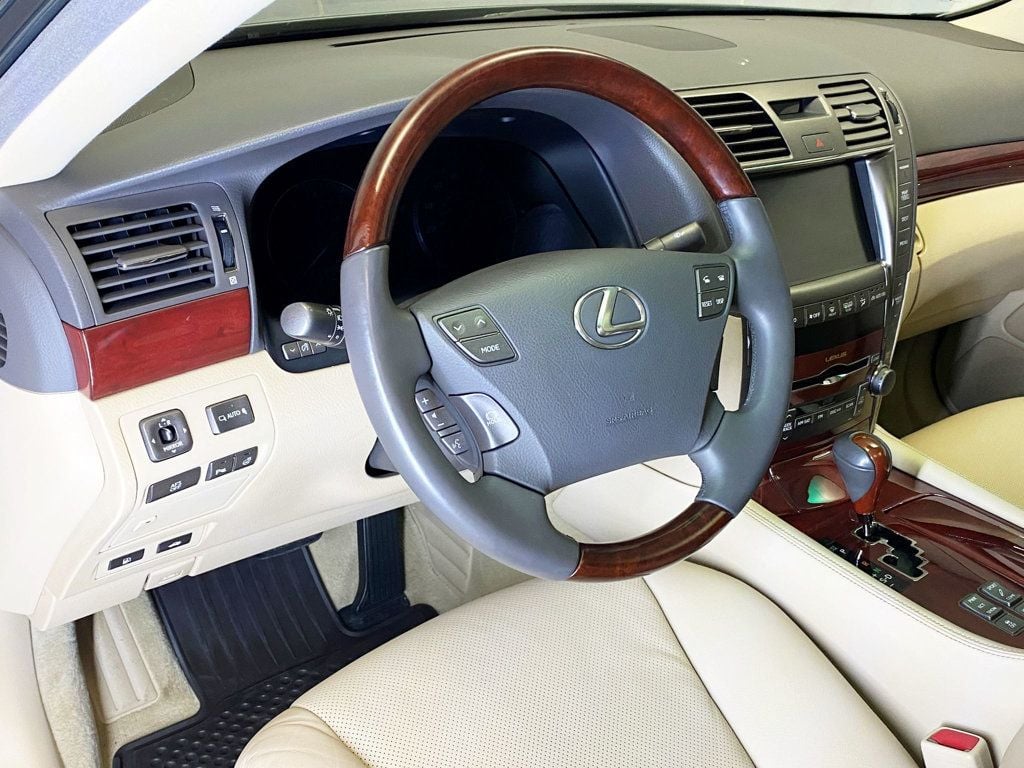 2009 Lexus LS 460 AWD photo 15
