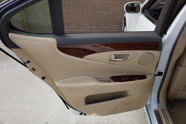 2009 Lexus LS 460 4dr Sedan RWD - 22928723 - 18