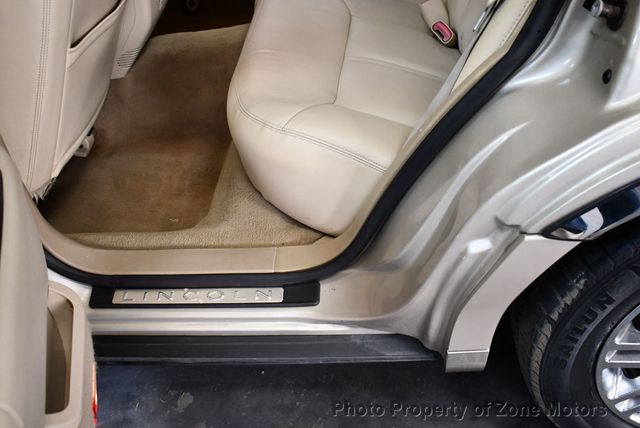 2009 Lincoln Town Car 4dr Sedan Signature Limited - 22677870 - 9