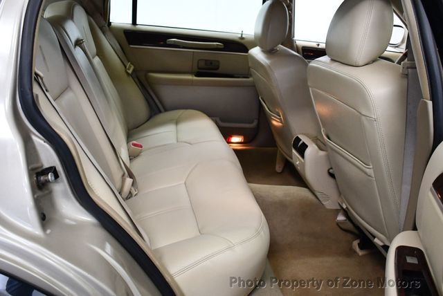 2009 Lincoln Town Car 4dr Sedan Signature Limited - 22677870 - 14