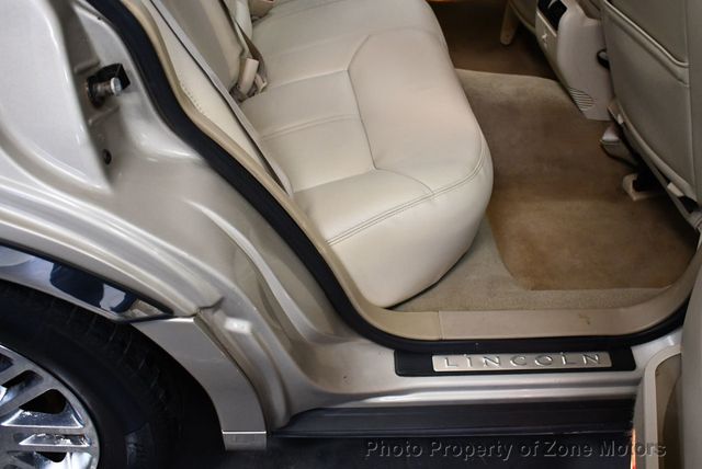 2009 Lincoln Town Car 4dr Sedan Signature Limited - 22677870 - 15