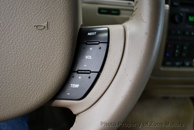 2009 Lincoln Town Car 4dr Sedan Signature Limited - 22677870 - 23