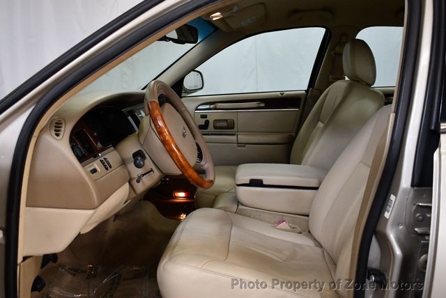 2009 Lincoln Town Car 4dr Sedan Signature Limited - 22677870 - 4
