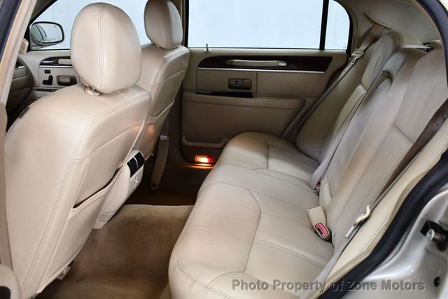 2009 Lincoln Town Car 4dr Sedan Signature Limited - 22677870 - 8